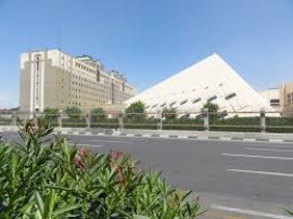 دراعتراض به عدم حمایت از تولید محصولات دامی دراستان / تجمع جمعی از دامداران استان ایلام درمقابل مجلس شورای اسلامی