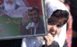 درباره یک دهه توهین اشراف به محمود احمدی نژاد
