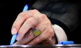 غواص ها مددرسان مشعل توحید ؛ سلام بر دستهاي بسته و پيکرهاي ستم ديده شما / بخشی از متن پیام رهبرمعظم انقلاب : حضور پرمضمون ملّت بزرگ، وفادار، آگاه و مسئوليت پذير در تشييع اين دردانه هاي به ميهن بازگشته يکي از به يادماندني ترين حوادث انقلاب است