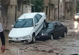 بارش کم سابقه باران  در یک دهه اخیر / جاری شدن سیلاب در ایلام / خسارت های مالی به شهروندان و تخریب زیر ساخت های شهری / تلفات انسانی دونفر کشته دو نفر زخمی و مفقود
