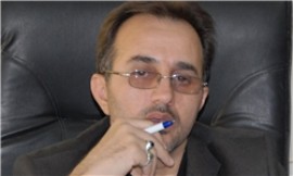 دبیر شورای مرکزی تبیین گفتمان انقلاب اسلامی ایلام : رئیس جمهوری که در خلوت دنبال مهار مطبوعات است نمی‌تواند در منبر دنبال آزادی باشد