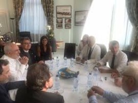اتفاقی درخال رخ دادن است/ورود غیر منتظره وزیر خارجه کشورمان به فرانسه: شوک ظریف به جهان