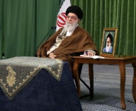 پاسخ رهبر انقلاب به انتقادات نماینده یکی از تشکل های دانشجویی درباره دستگاه ها و منصوبان به رهبری 